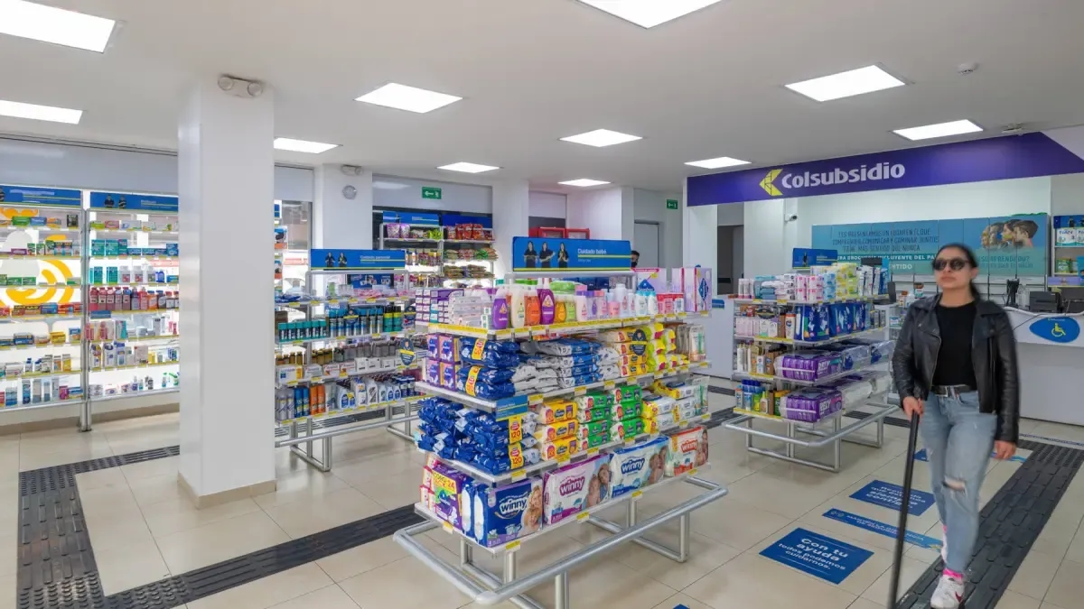 Colsubsidio se pronuncia sobre el fin del contrato de dispensación de medicamentos con Famisanar y señala incumplimientos en los pagos
