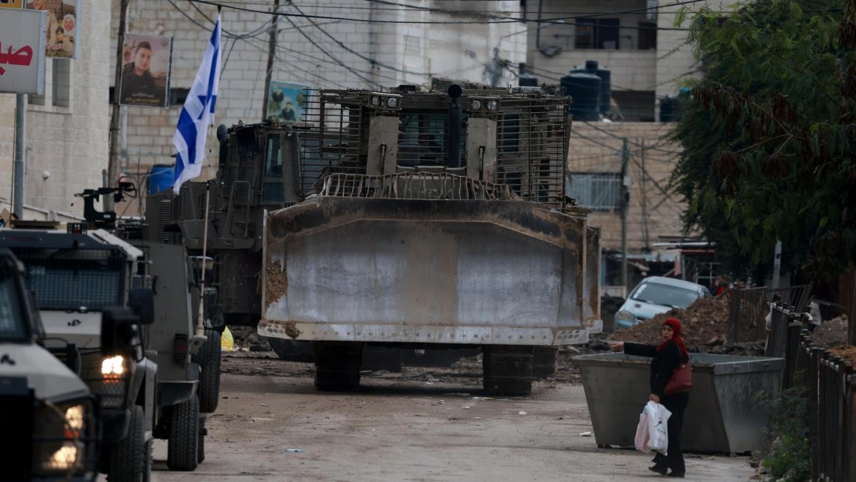 Uma delegação árabe denuncia a "proibição" de Israel à sua visita à Cisjordânia.
