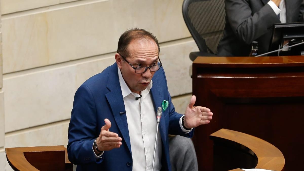 'Ze zoeken naar manieren om te bezuinigen op de hervorming van de arbeidsmarkt, maar we zullen het debat in het Congres voeren', zegt de minister van Arbeid