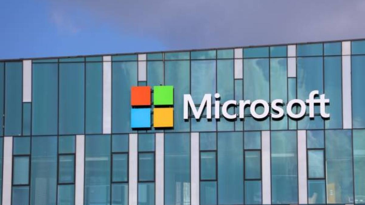 Ujawniono ambitny powód 9000 zwolnień w Microsofcie.