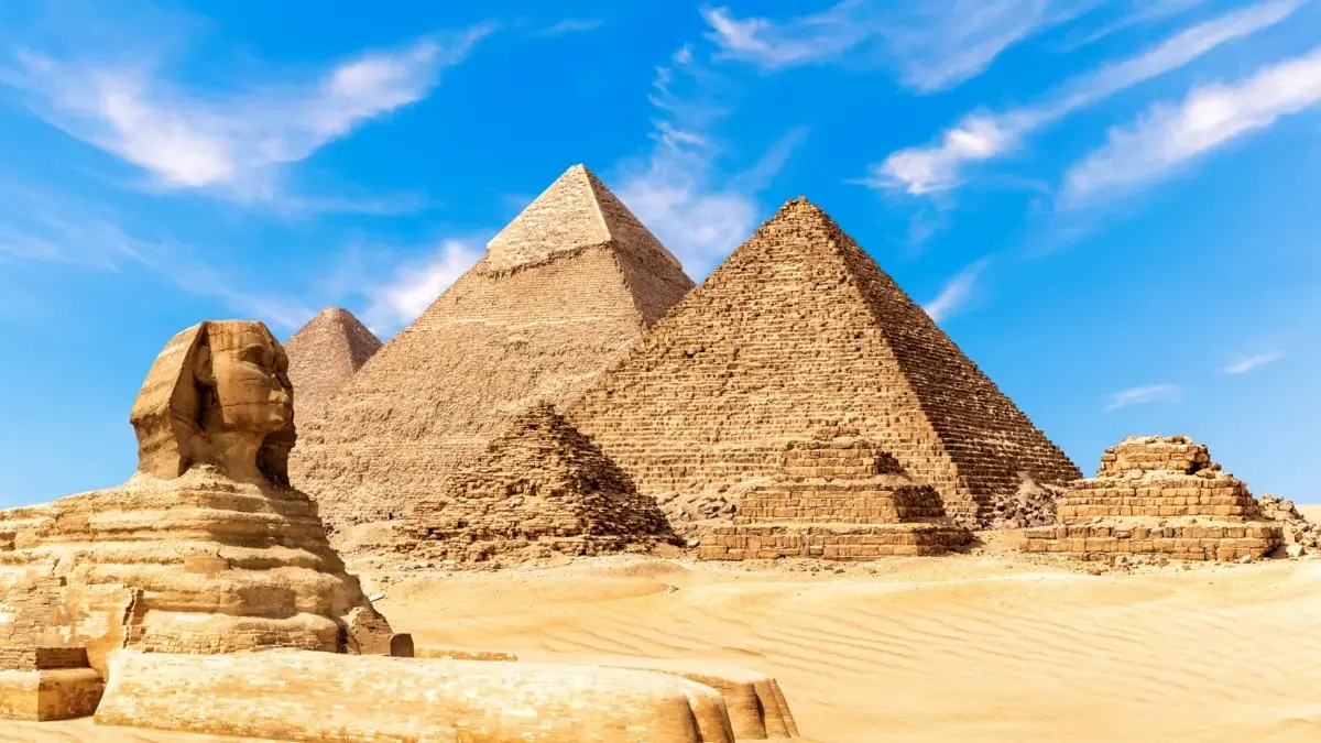 Vor der Küste Alexandrias in Ägypten wurde eine über 2.000 Jahre alte versunkene Stadt entdeckt.