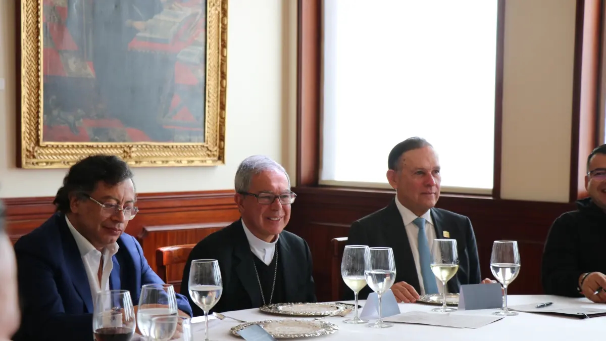 Başkan, Kongre ve mahkeme liderlerinin Kilise ile yaptıkları toplantıda taahhütleri nelerdi?