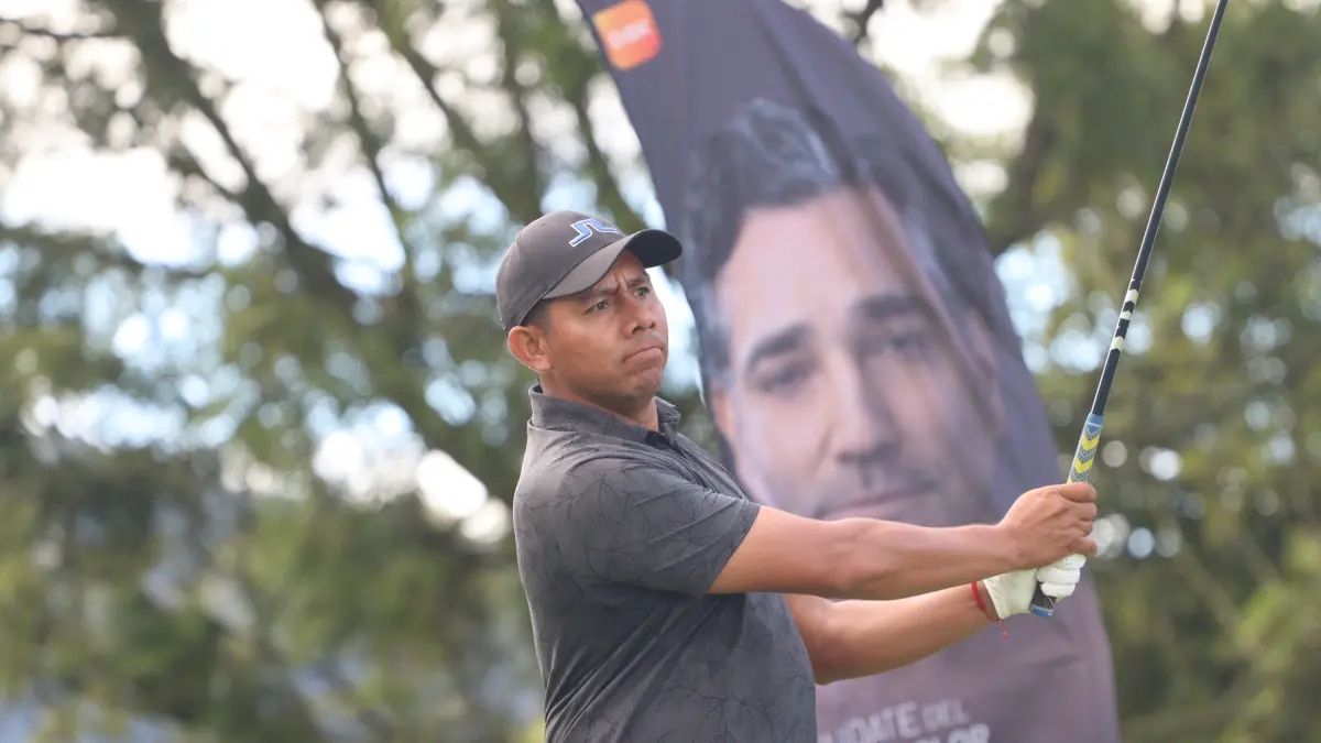 Three foreigners and Felipe Álvarez lead the 77th edition of the Colombian Open golf tournament at the Pueblo Viejo Country Club.