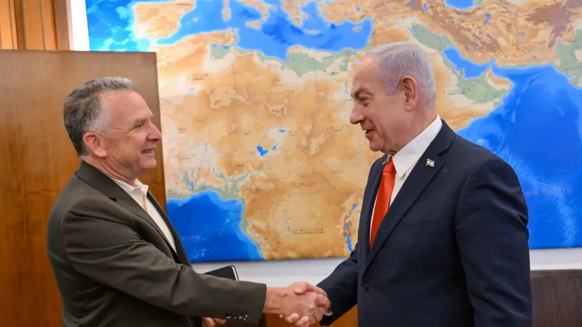 Donald Trump's Middle East envoy will enter the Gaza Strip to inspect the distribution of humanitarian aid.