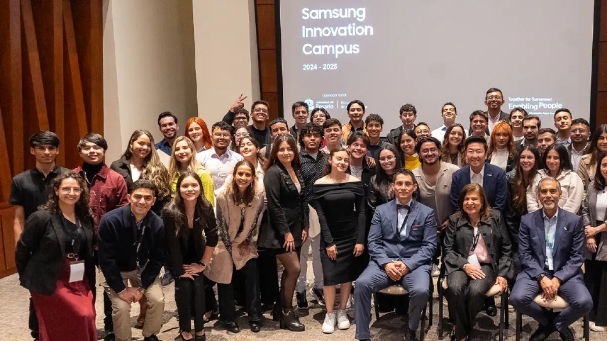 Samsung trains 66 young people in Colombia in AI and inclusion to strengthen the talent of diverse communities.