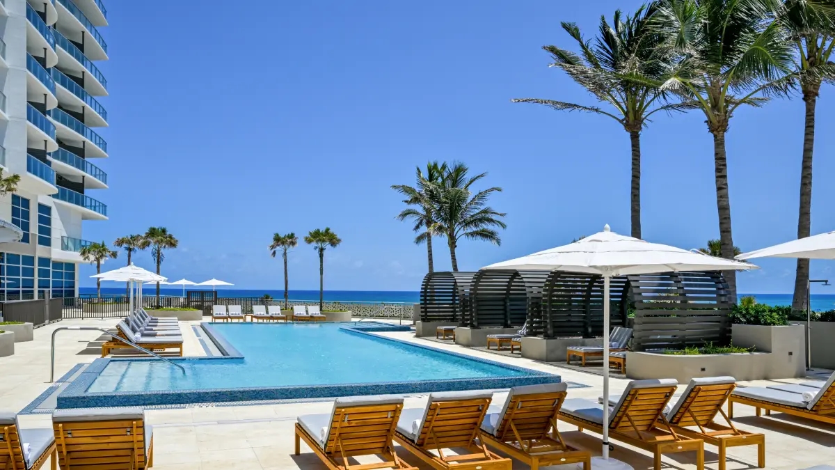 Confira as ofertas disponíveis em The Palm Beaches, localizado no sul da Flórida, neste verão.