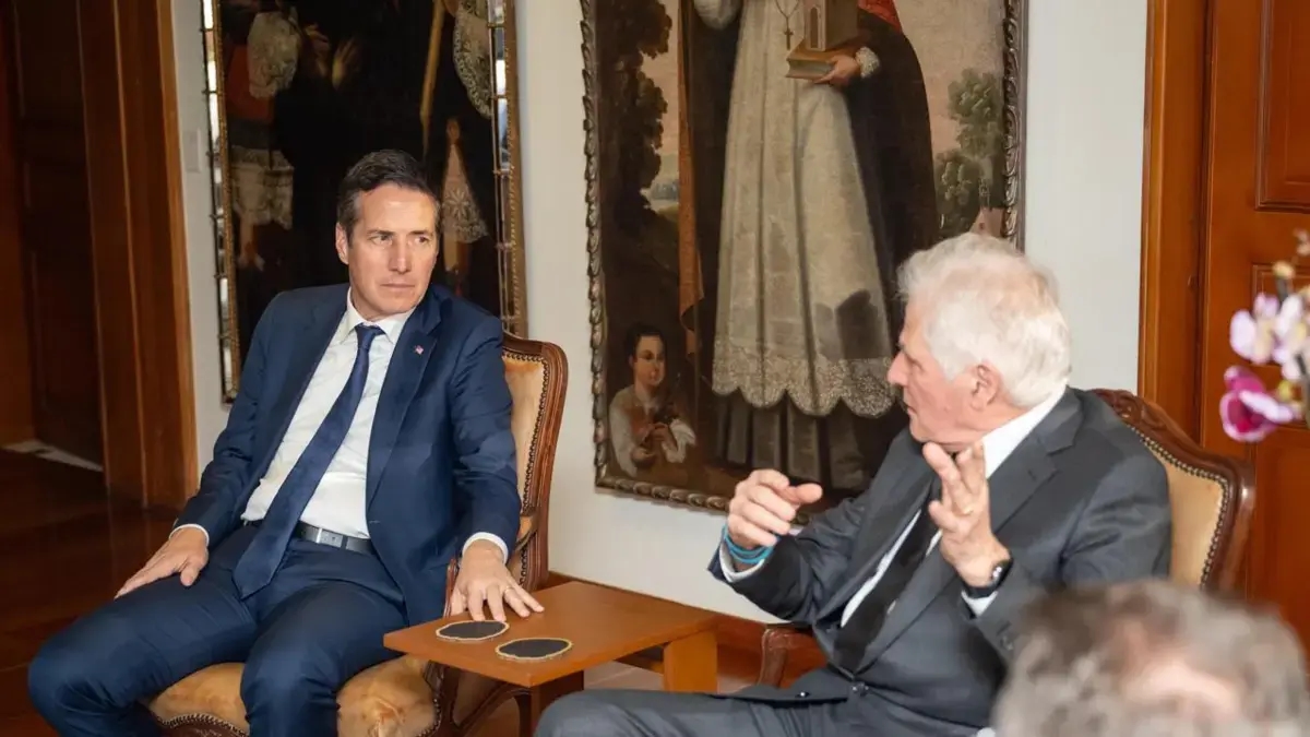 Cumhuriyetçi Senatör Bernie Moreno, Miguel Uribe'nin ailesini ziyaret ederek, "Ölümü, bir ulusun uyuşturucu kaçakçılığı belasından kurtulması için ilham kaynağı olmalı." dedi.