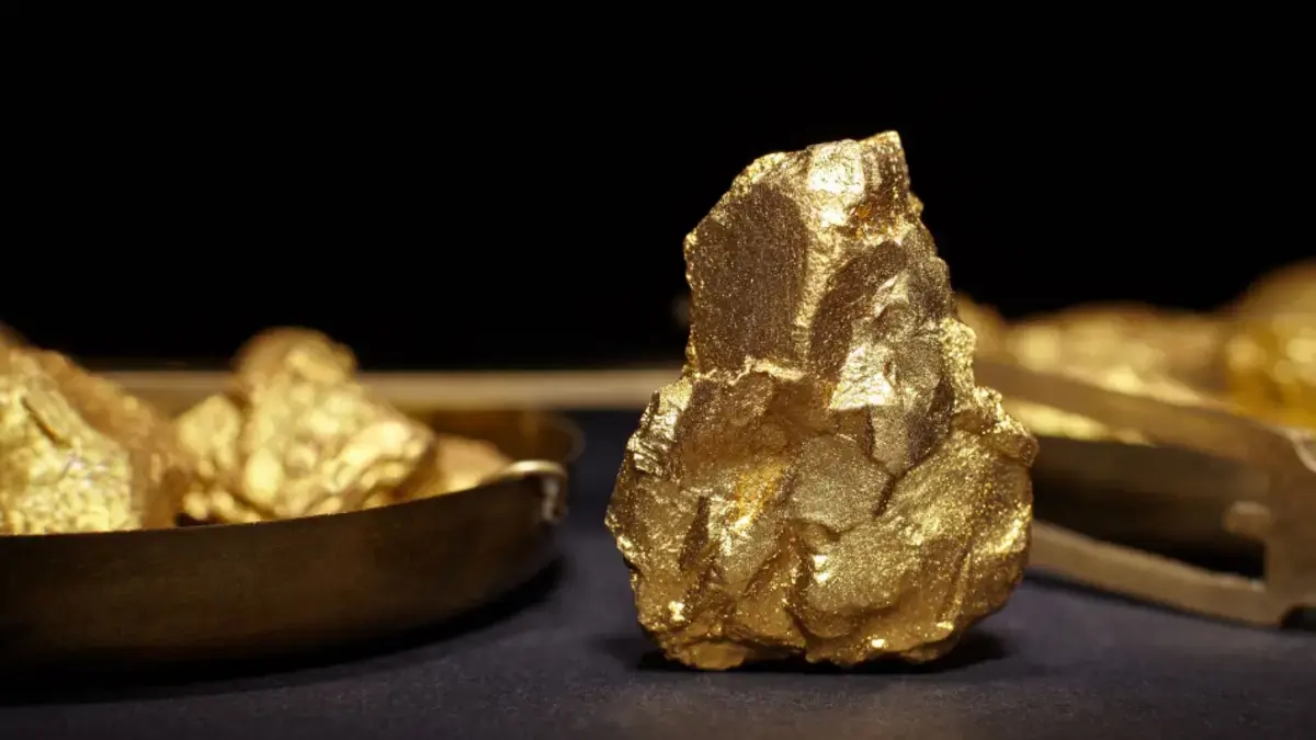 Don't throw it away! It may contain 22-karat gold: Scientists successfully extract the mineral from electronic waste.