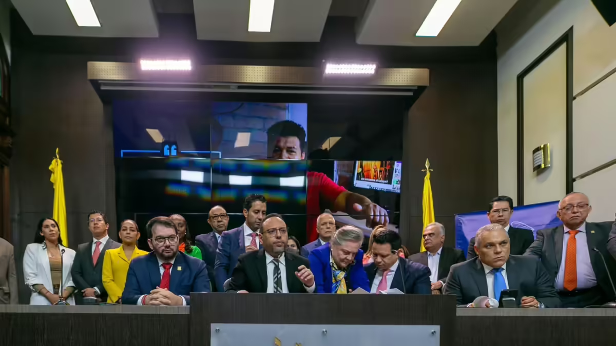 O governo do presidente Gustavo Petro pretende transformar o Ministério das Comunicações (MINTIC) em uma polícia da mídia? O projeto de lei acende o alarme antes das eleições.