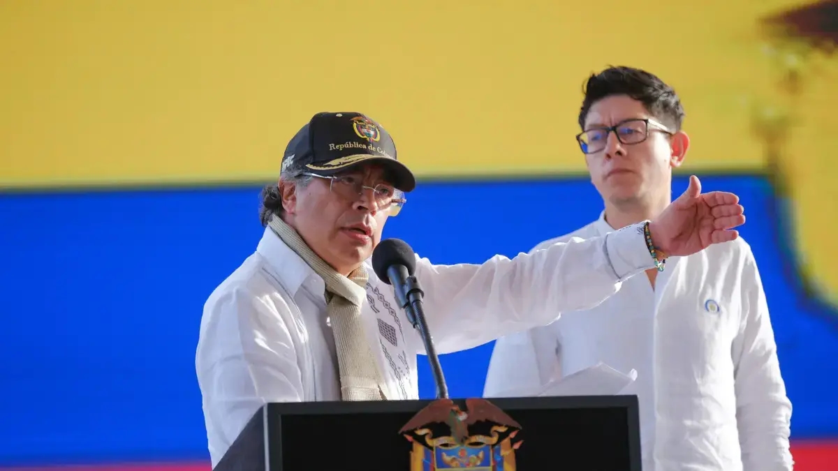 "Gli Stati Uniti ci ritirano la certificazione dopo decine di morti nel tentativo di impedire che la cocaina arrivasse loro", ha affermato il presidente Petro.
