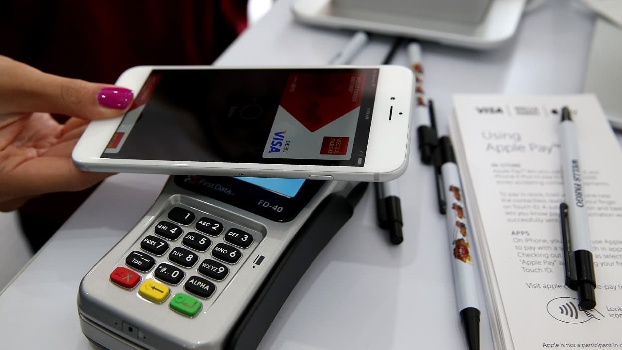 Apple Pay, kod QR... coraz więcej Francuzów płaci za pomocą smartfonów