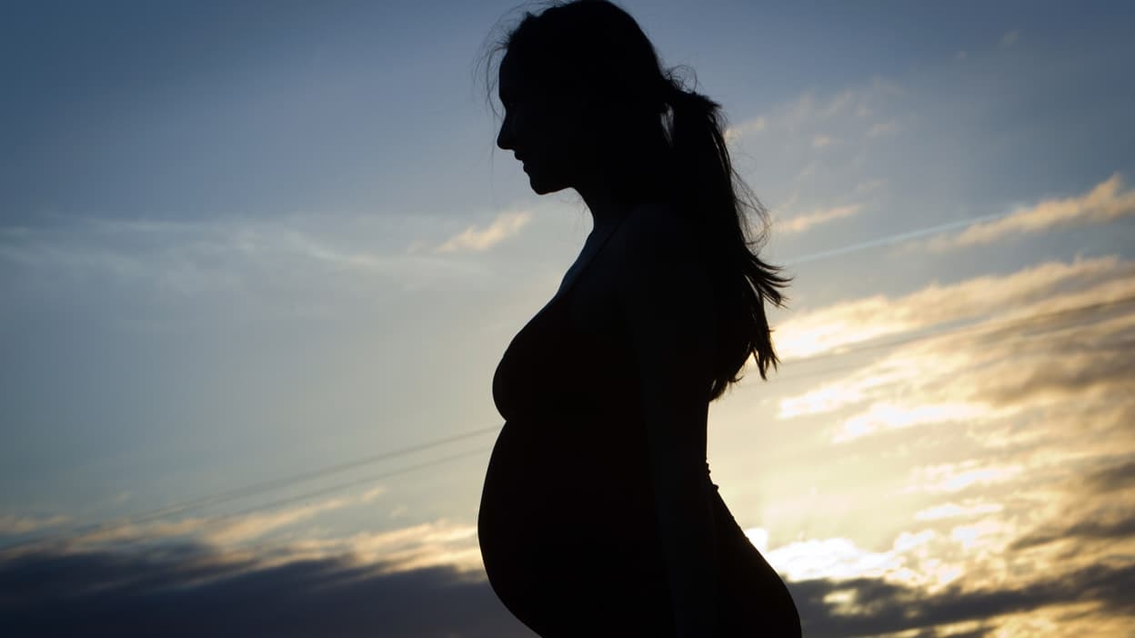 As mulheres têm seu primeiro filho em média aos 29 anos, cinco anos depois de 1974, de acordo com o INSEE.