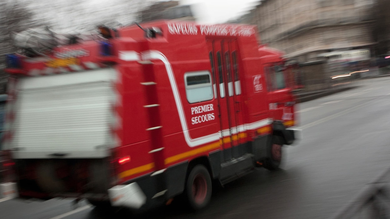 BFM Nice News: A 1,000m² warehouse on fire in Grasse, 50 firefighters mobilized