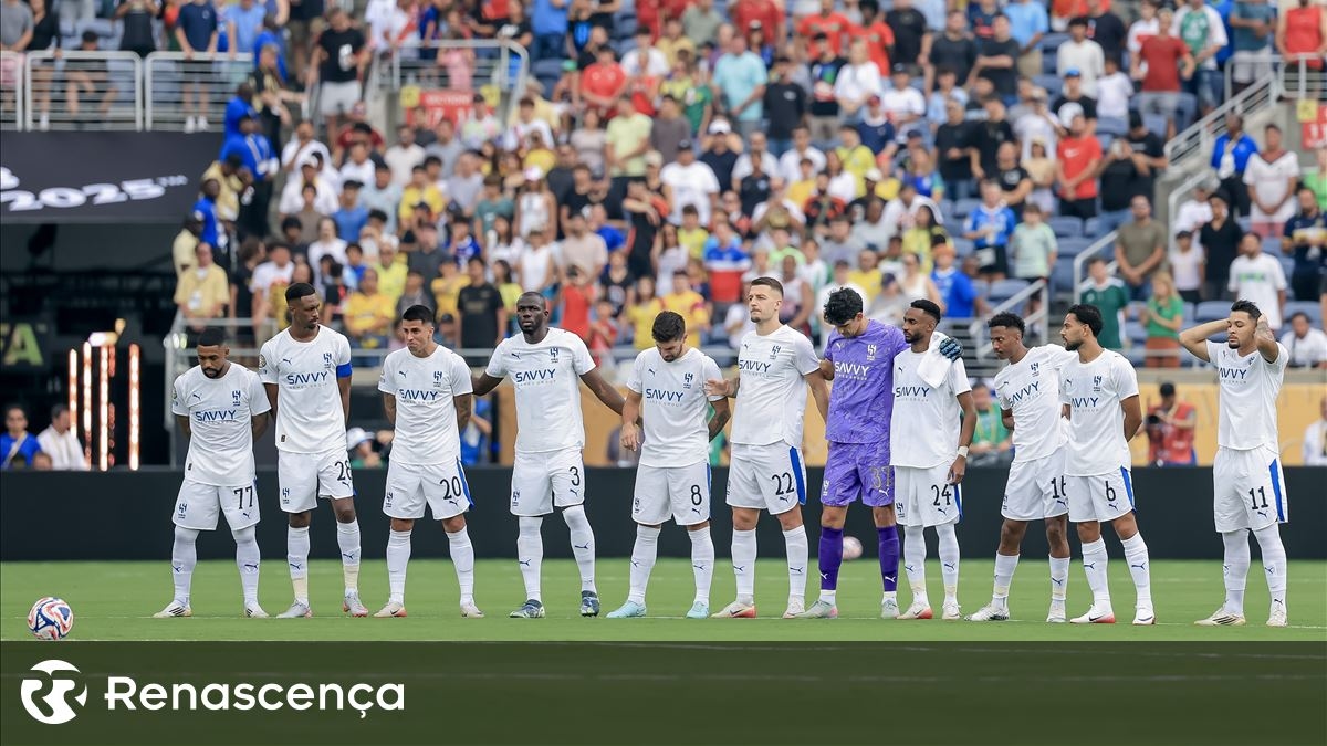 Neves e Cancelo piangono Diogo Jota prima dell'addio dell'Al Hilal al Mondiale per Club