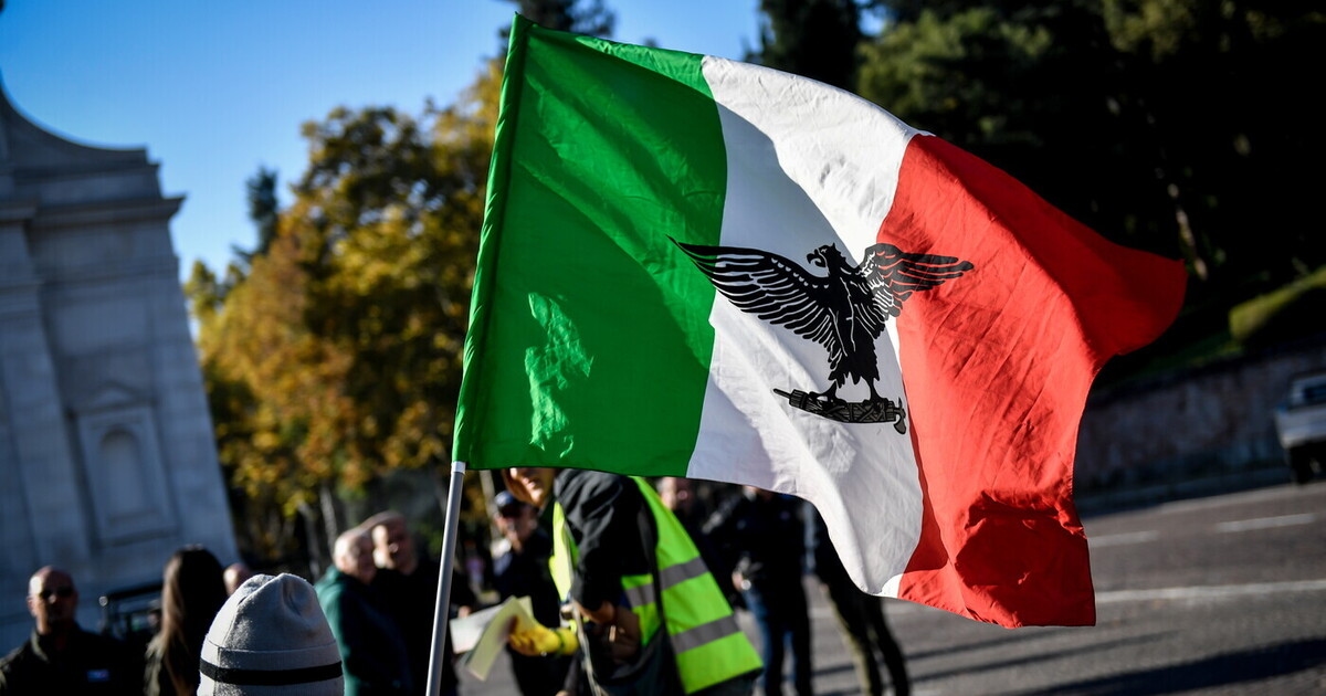 Microfascismo diffuso e veterofascismo in maschera nella società che cambia