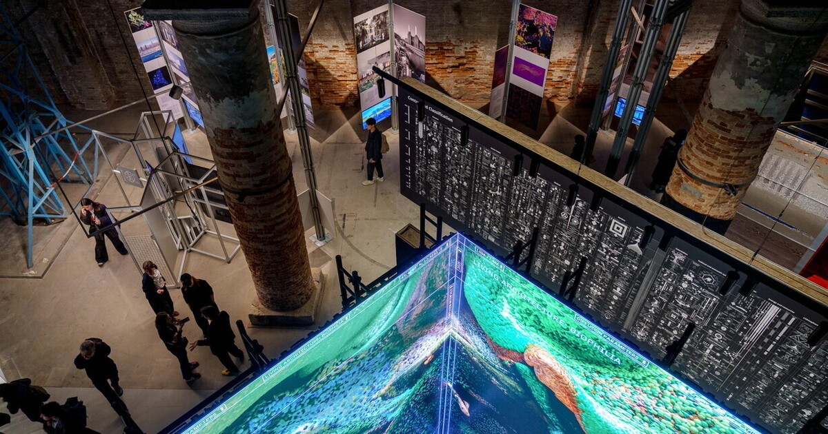 Vacío en la Bienal. La muerte de Koyo Kouoh, dudas sobre su legado y el futuro de la Fundación