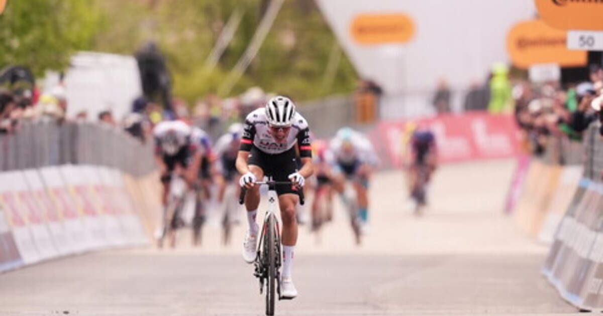 Giro d'Italia, in Tagliacozzo Juan Ayuso stieg nicht in die Pedale