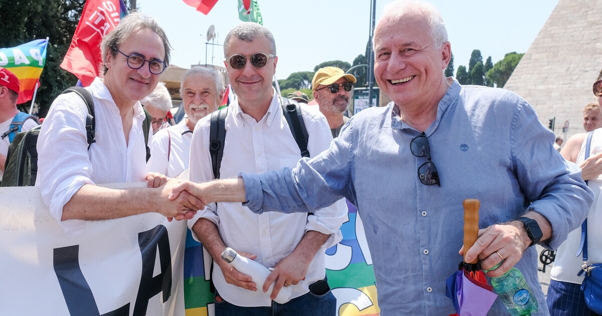 Tarquinio: "Superando a OTAN, agora Crosetto também diz. No Partido Democrata deveria haver mais respeito pelos pacifistas."