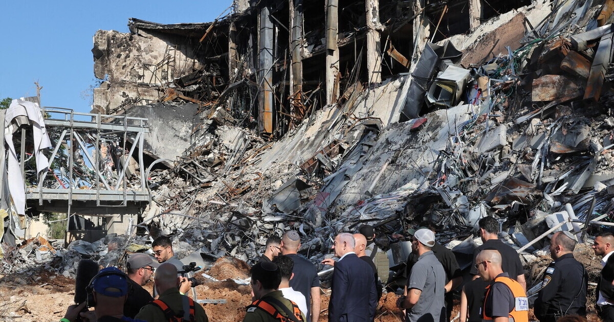 The pharmacies of Sesto and the missiles of Iran