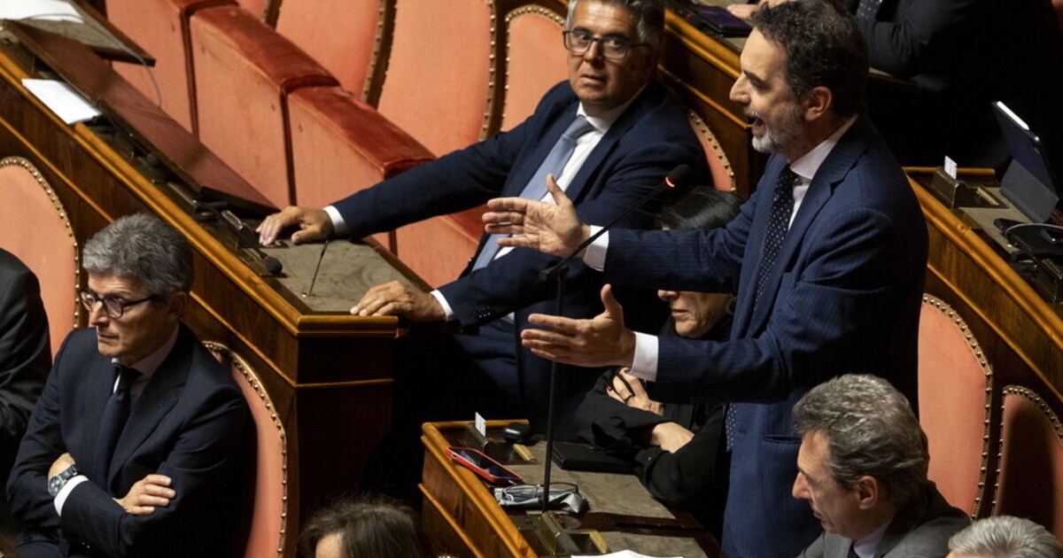 Die Fünf-Sterne-Bewegung äußert sich scharf gegen Sala. Die Demokratische Partei äußert sich wie folgt: „Unangenehm.“ „Das wird das Bündnis beeinträchtigen.“
