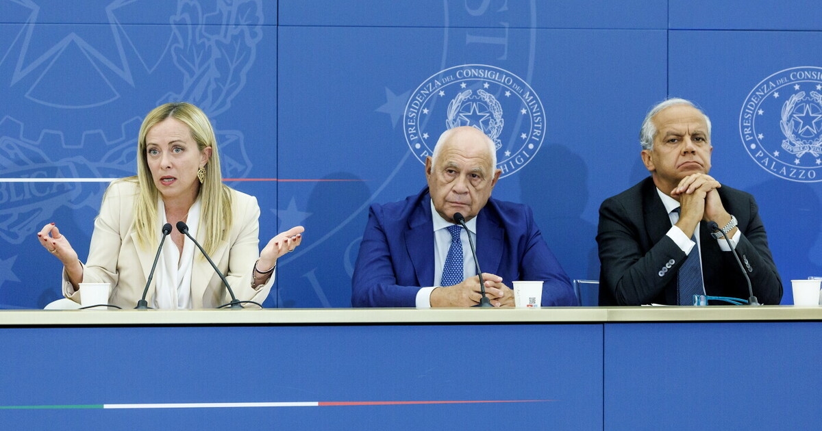Meloni wijst de zaak Almasri af. 'Maar er zal om een proces worden verzocht tegen Piantedosi, Nordio en Mantovano.'