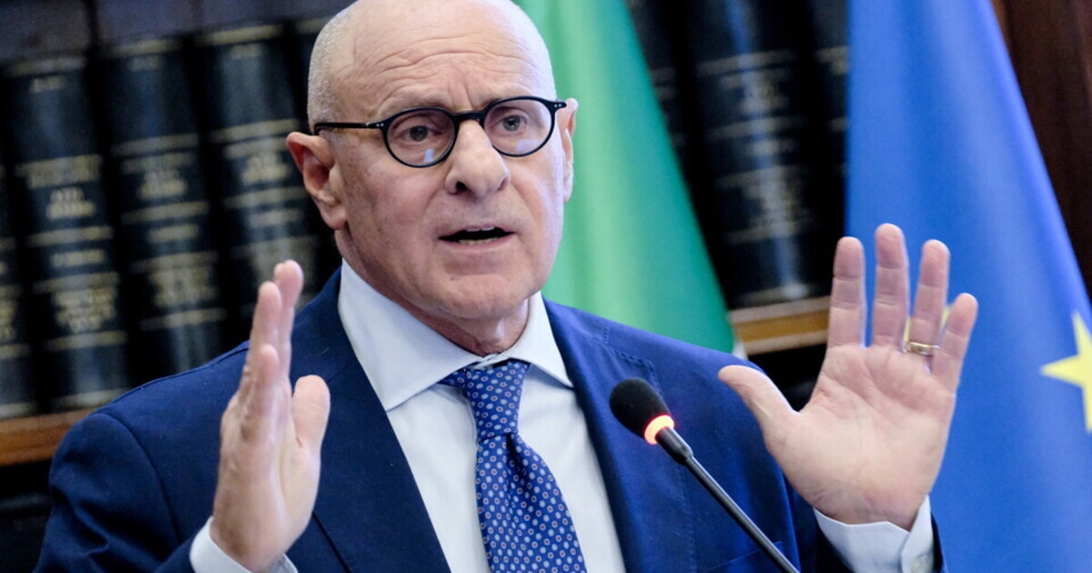 Rampelli (FdI): "Salvini sprak over Macron als leider van de Lega, niet als vicepremier."