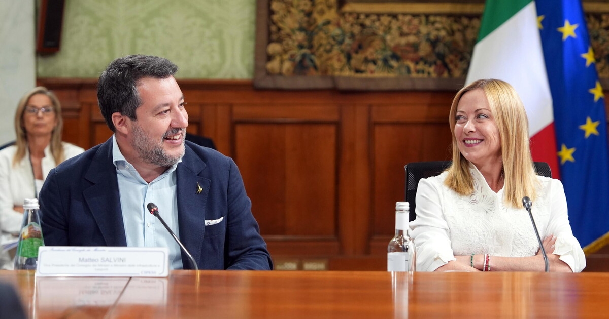Le mosse di Meloni: niente militari in Ucraina e un ambasciatore a Mosca vicino a Salvini