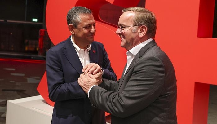 CHP Genel Başkanı Özel, Berlin'de temaslarda bulundu