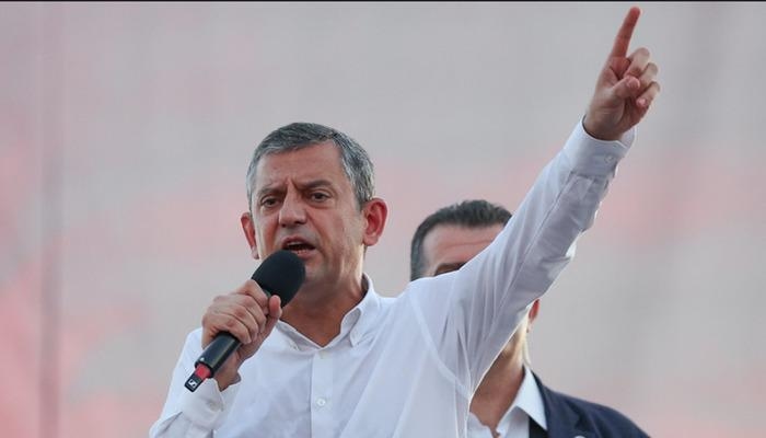 As alegações da "tríplice aliança" causaram comoção! O líder do CHP, Özel, se manifestou de forma bastante dura: "Seria uma vergonha"