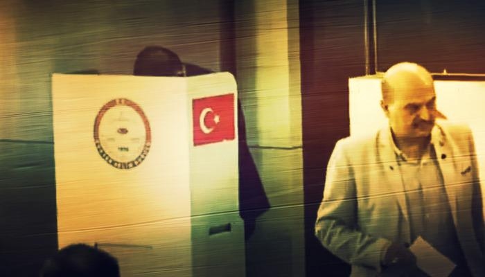 'Photo' claim in Beyoğlu Deputy Mayor election! Cem Küçük shared the footage: "They met with the AK Party and said, 'Save us from the CHP.'"
