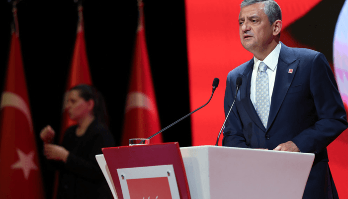 Una delegación del CHP, encabezada por Özgür Özel, visitó Anıtkabir
