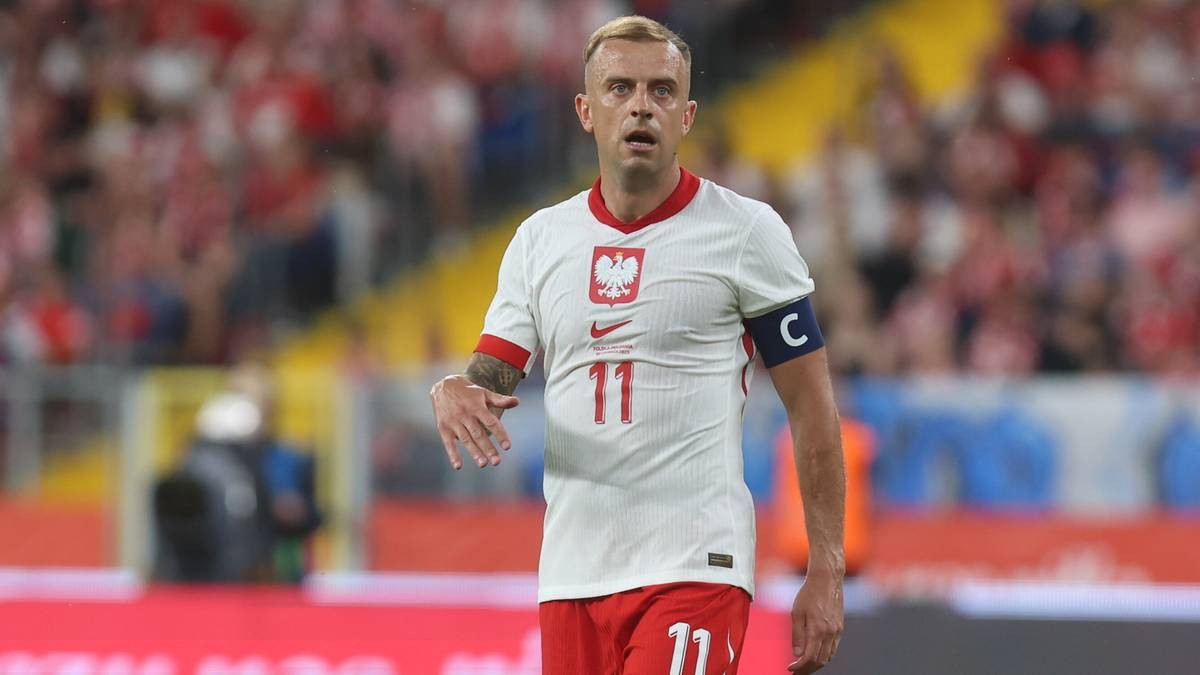 Kamil Grosicki heeft zijn carrière als bondscoach beëindigd. Emotionele taferelen in Chorzów.