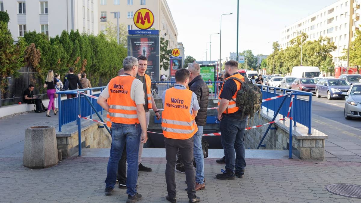 El metro de Varsovia tras el incendio. El alcalde de Varsovia se pronunció.