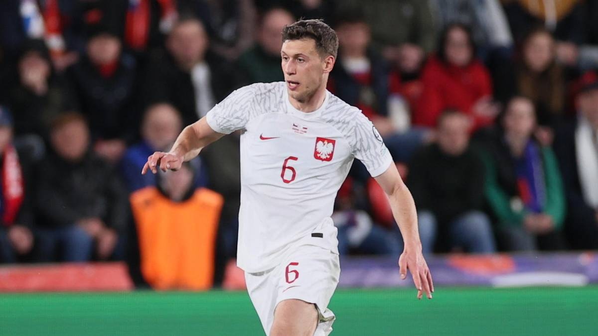 Will another Polish footballer return to the Ekstraklasa? He's been given a free hand.