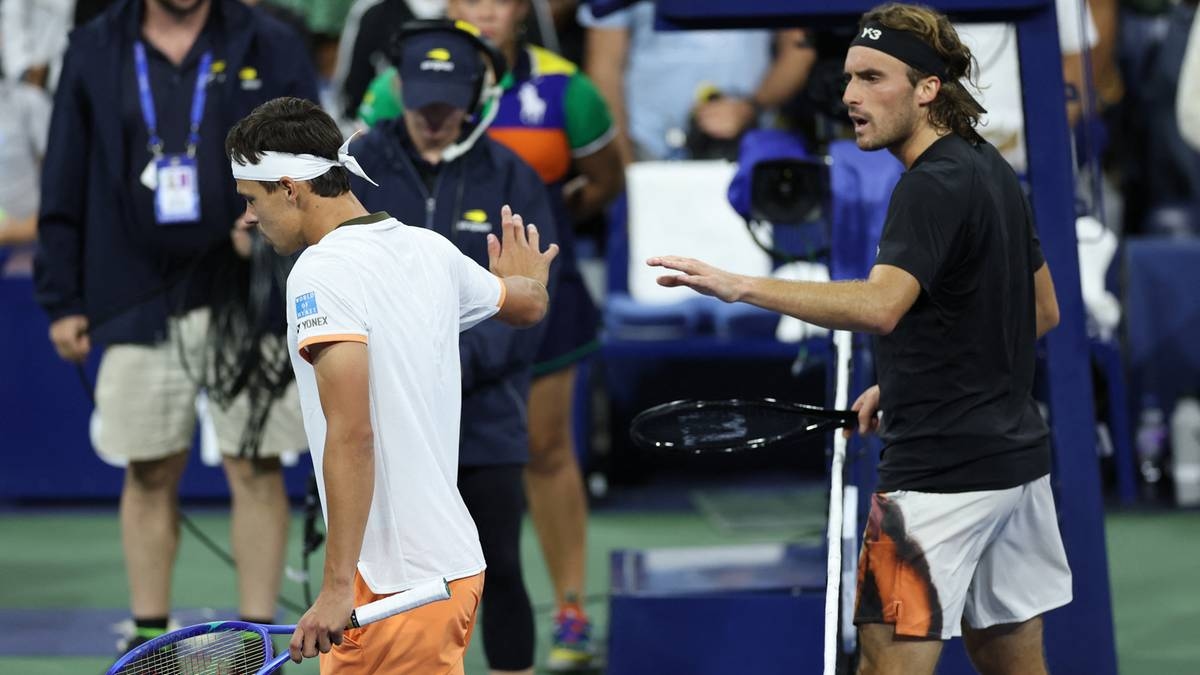 Des joueurs de tennis se disputent après un match de l'US Open, la star se retire du tournoi