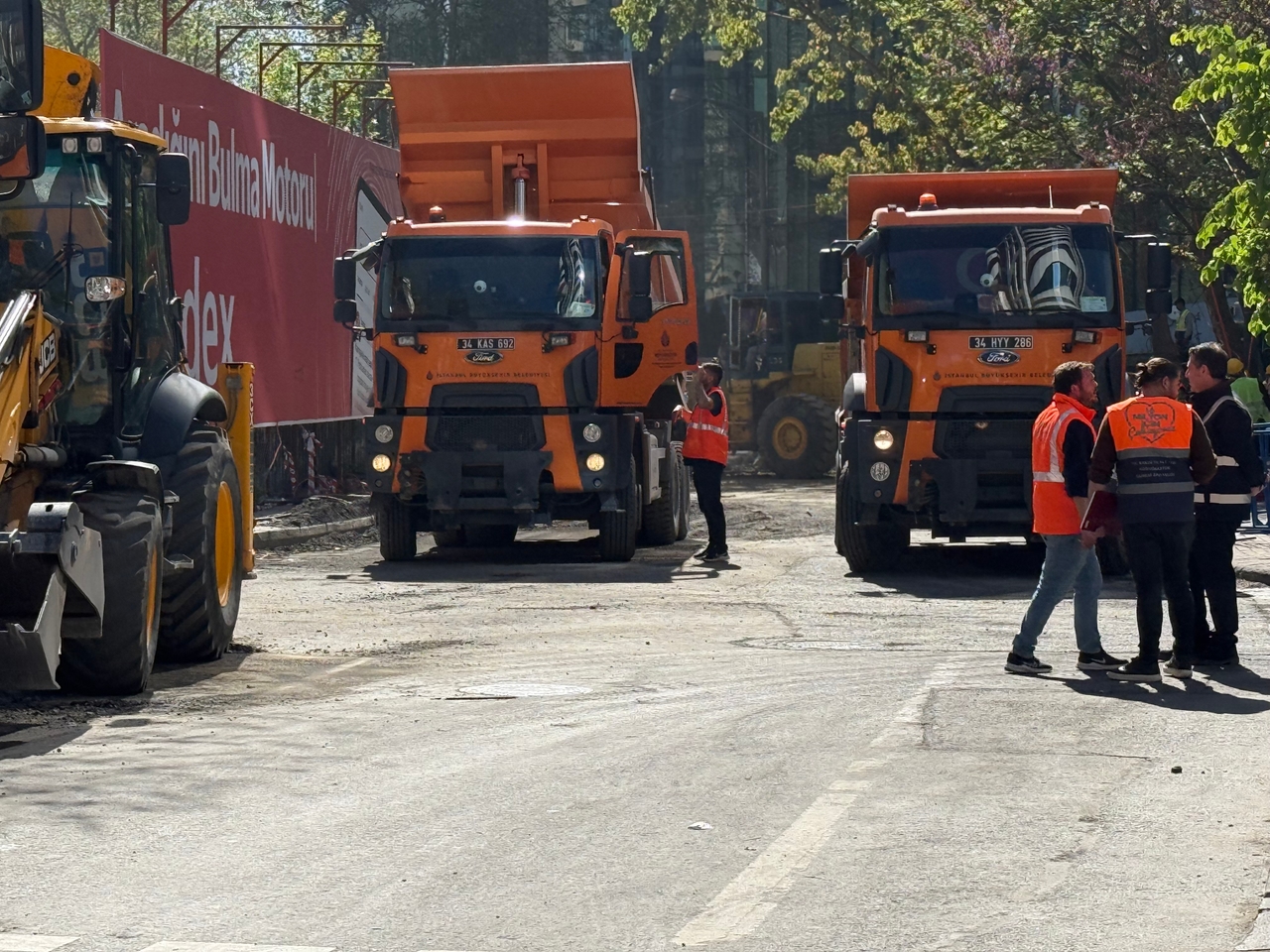 Les travaux de réparation de la route effondrée à Sarıyer se poursuivent