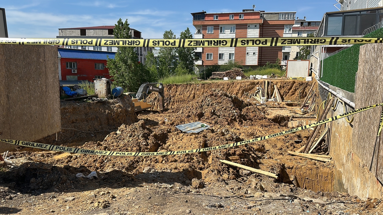 Erdrutsch auf Baustelle in Sancaktepe: 3 Arbeiter gerettet