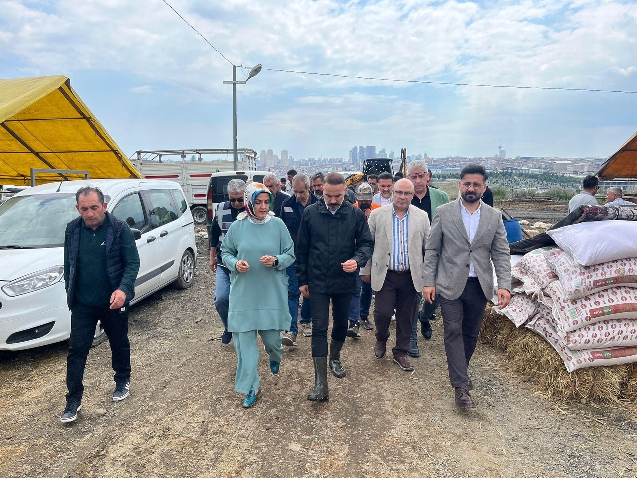 O município de Esenyurt está em campo com todas as suas equipes durante o Eid al-Adha