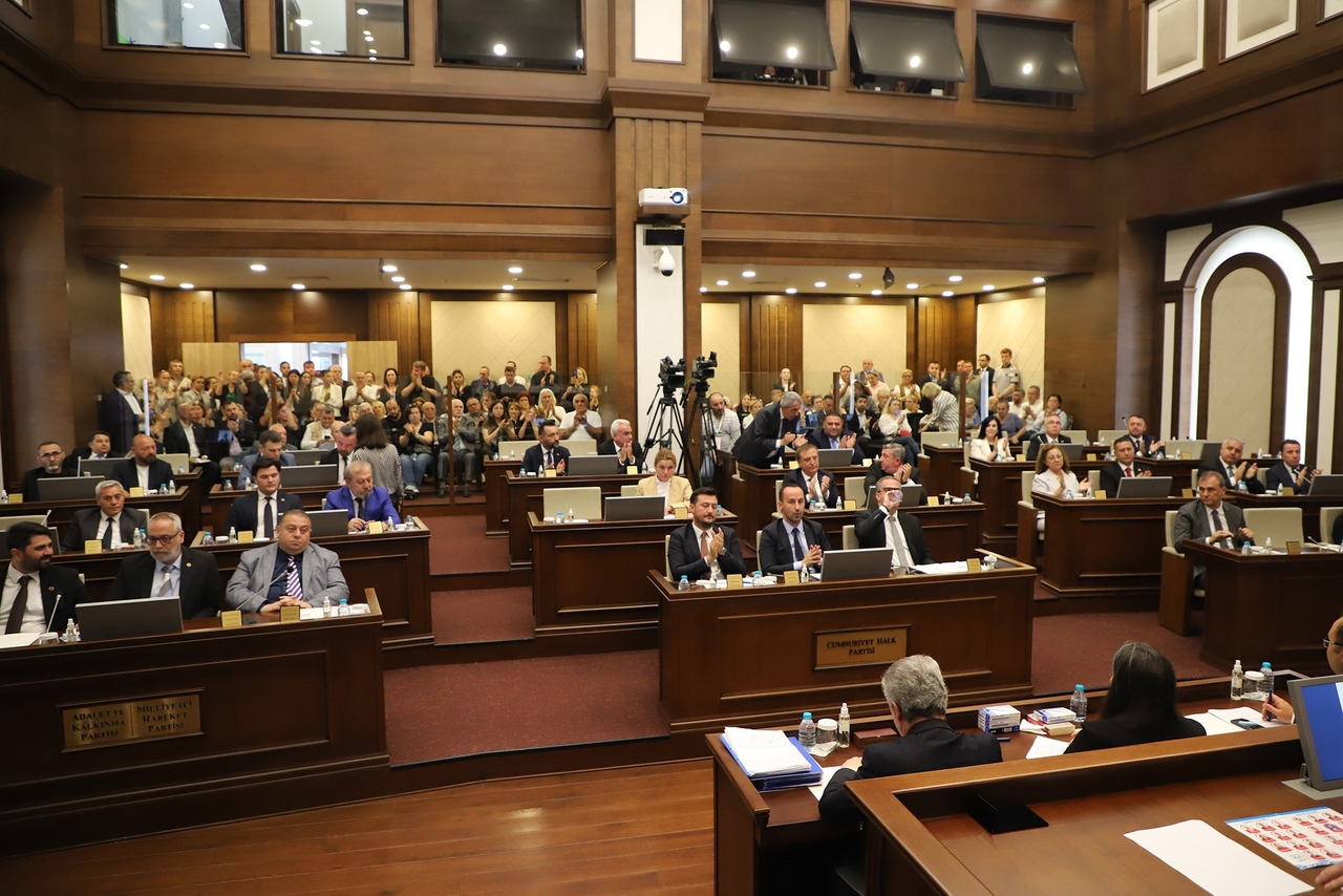 De gemeenteraad van Büyükçekmece hield zijn vergadering in juni onder voorzitterschap van loco-burgemeester Ahmet Şahin.