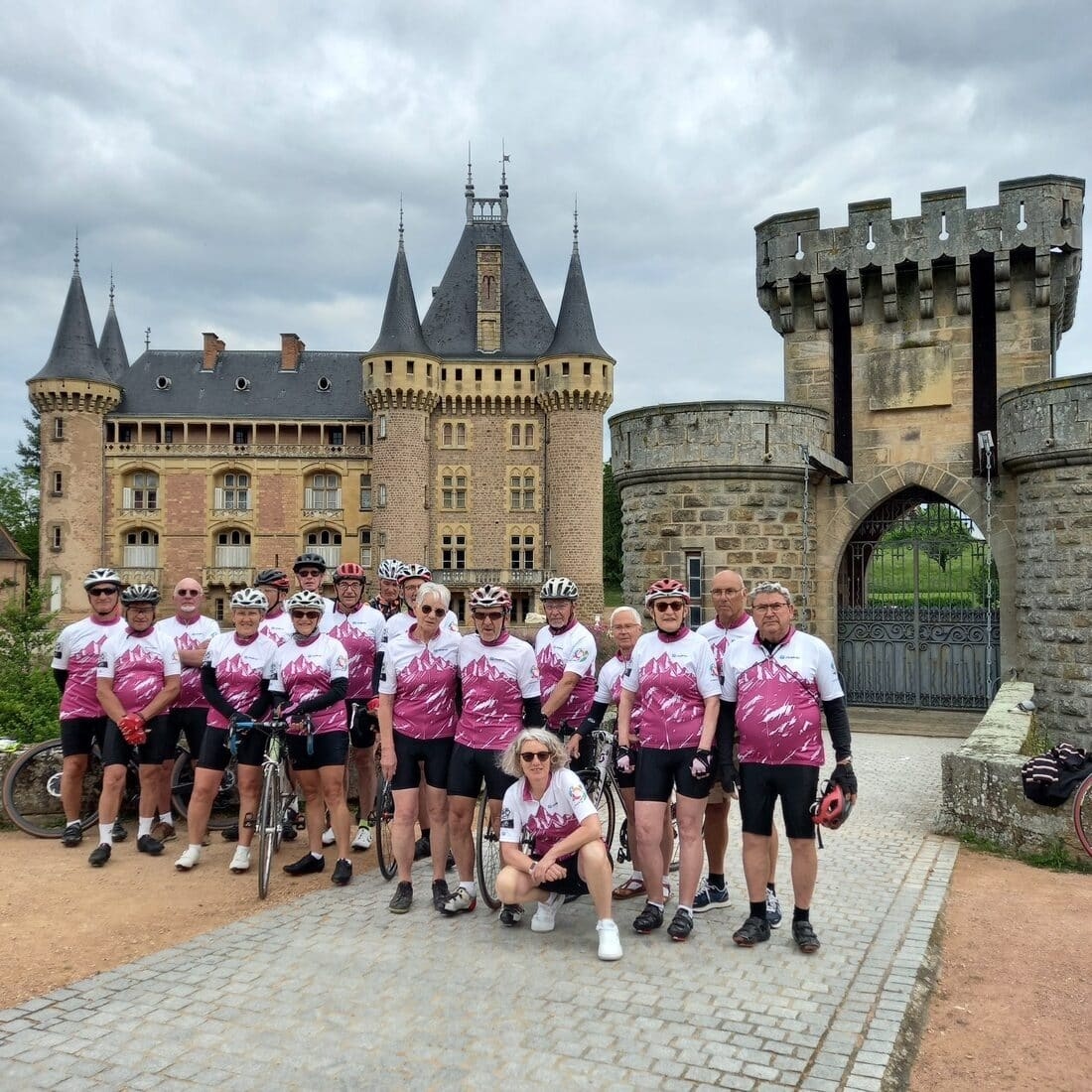 Cyclists on a sports trip to Saône-et-Loire