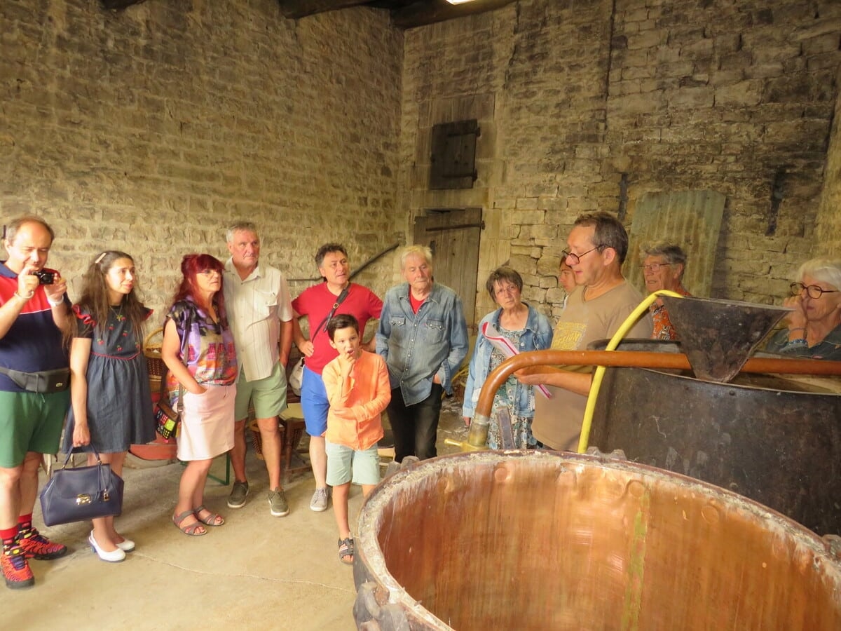 Kilise ve hala ziyaretçilere açık