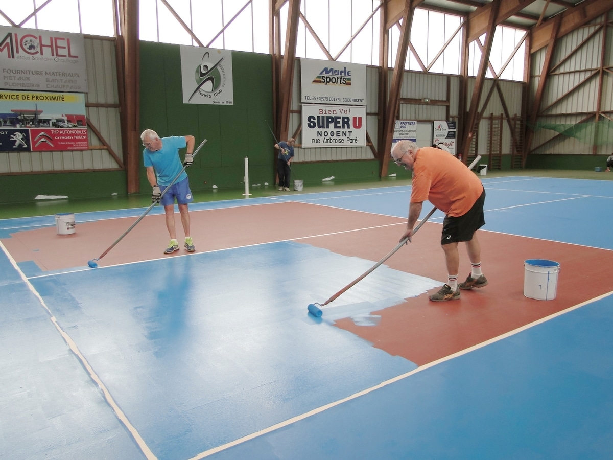 Tenis Kulübü hayata mavi bakıyor