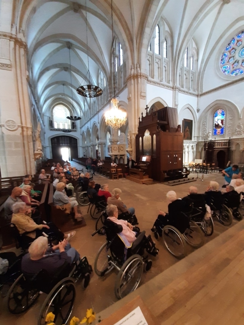 An hour of relaxation around the organ and under luminous vaults