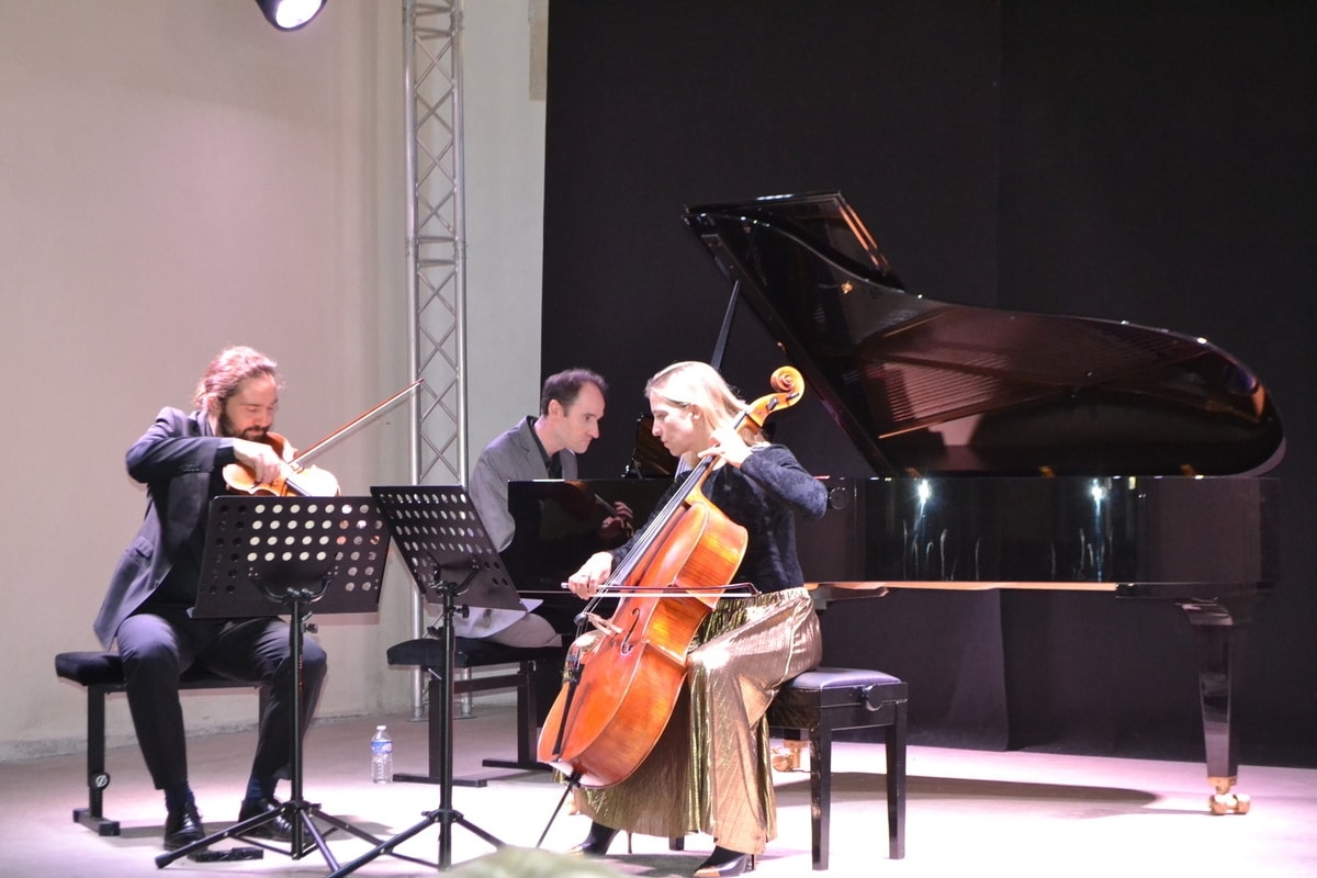 Atanassov üçlüsü, manastırdaki müzik sezonunu şık bir şekilde sonlandırıyor