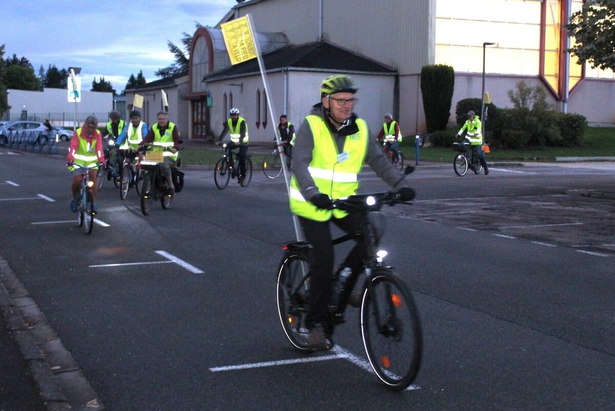 Night ride: the rain spared the cyclists