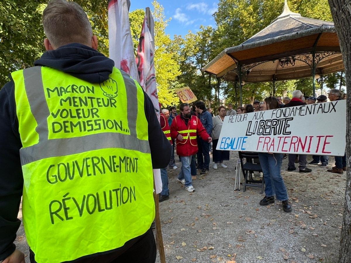 “Bloqueémoslo todo”: hasta 80 personas se movilizaron en Chaumont