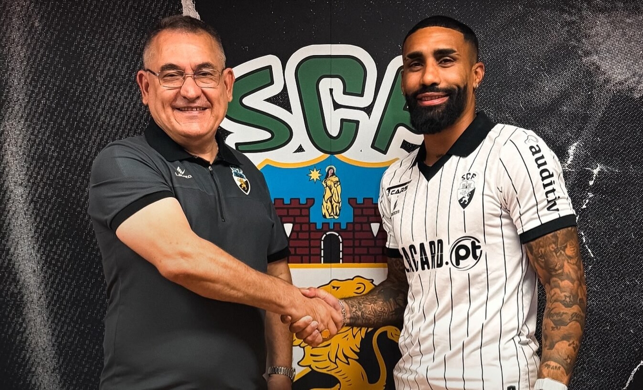 Fullback Derick Poloni verlengt contract met Farense voor een nieuw seizoen