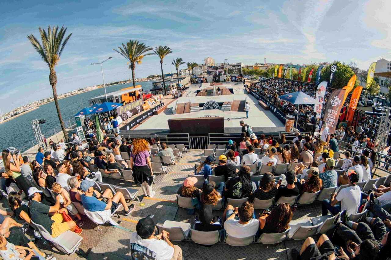 L'élite nazionale di skateboard presenta la nuova pista di Portimão