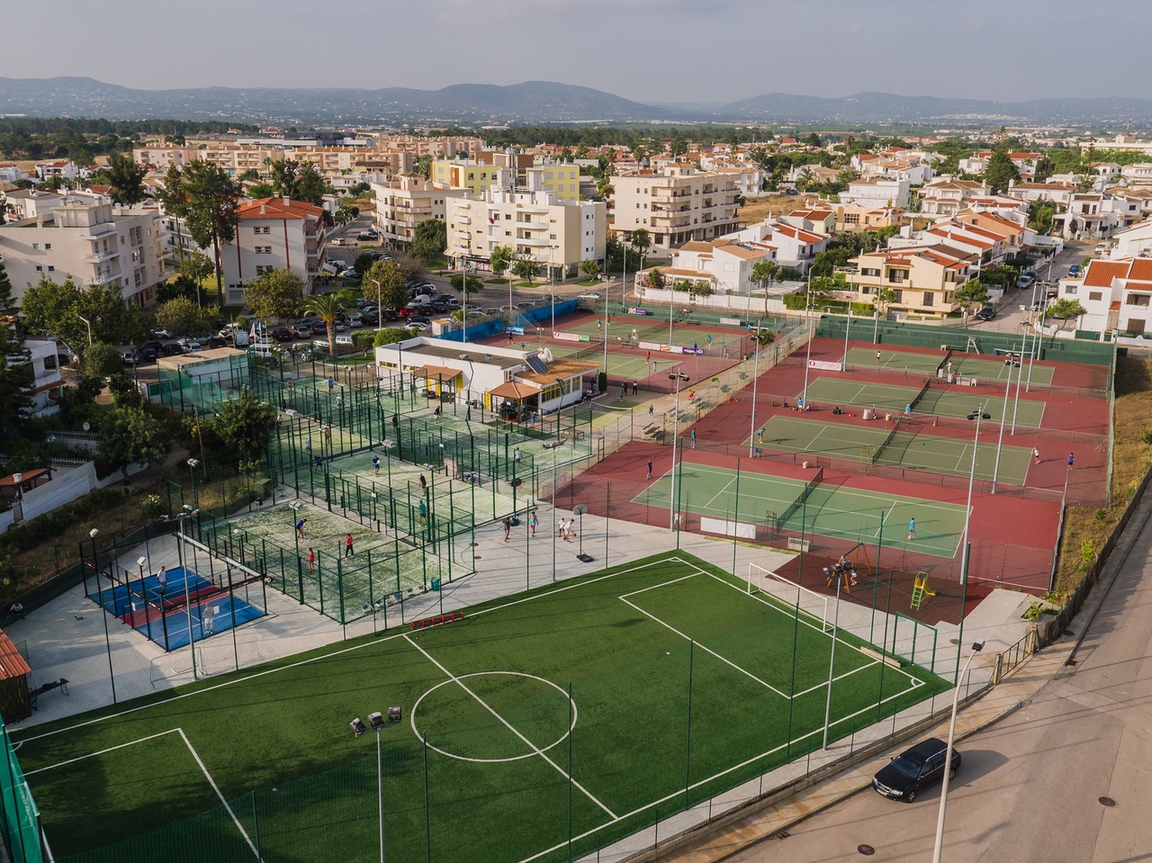 Das Faro Ladies Open hat heute begonnen und umfasst acht Spielerinnen, die zu den Top 300 der Weltrangliste gehören.