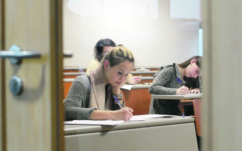 Overheid wil vanaf september minder bureaucratie op scholen en lanceert uitdaging aan leraren